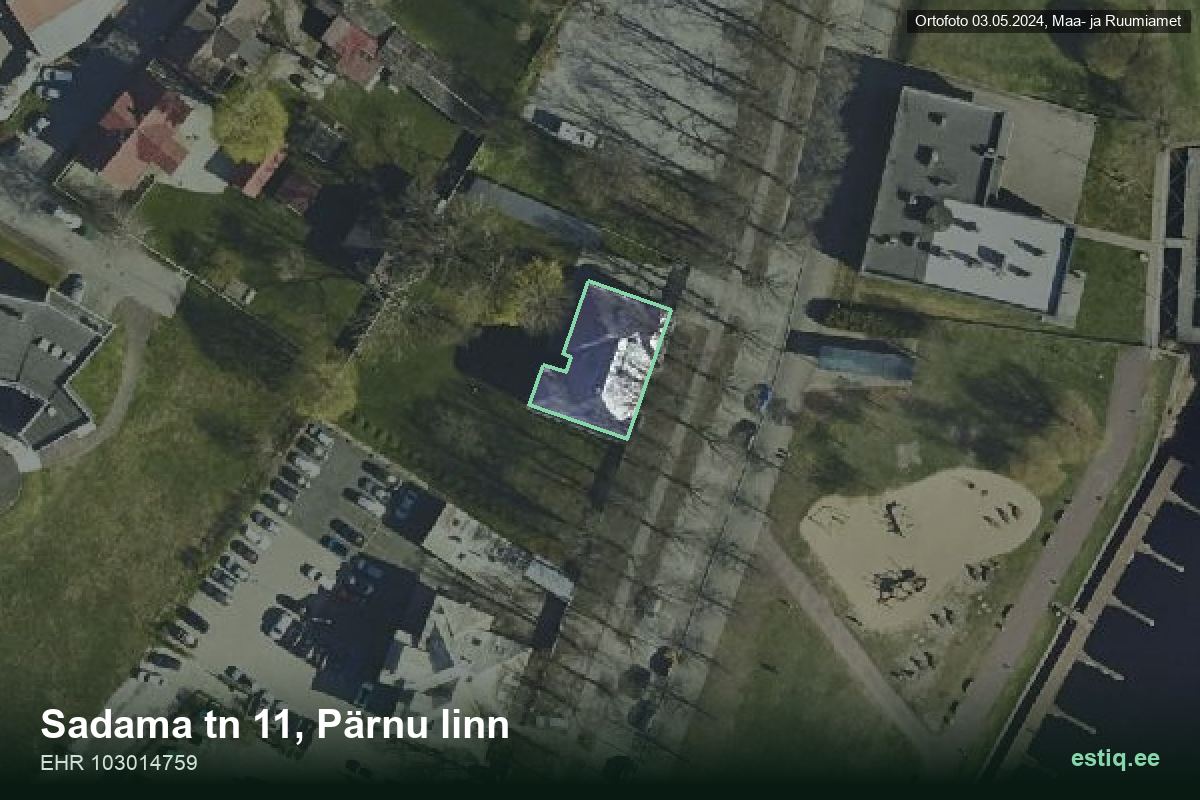Sadama tänav 11, Pärnu – aerial photo of the building, outline from the Building Register (EHR)